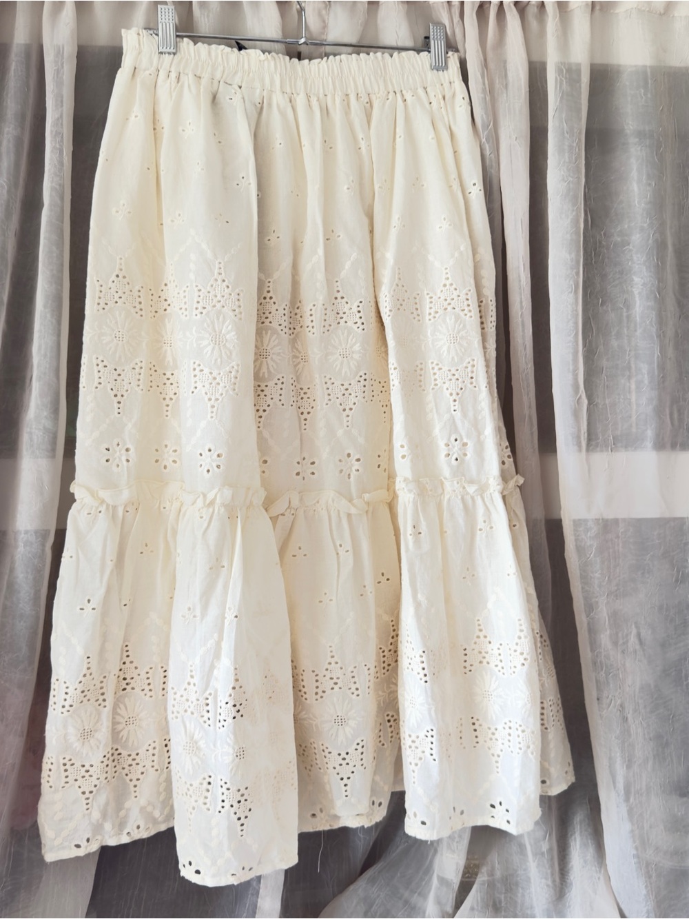 Cream Eyelet Tiered Maxi Skirt with Elastic Waist - Picture 2 of 7